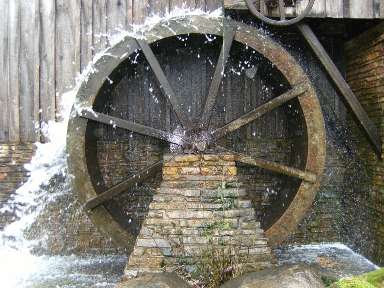 The water wheel moving lots of water.JPG